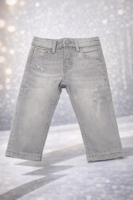 جينز رمادي فاتح